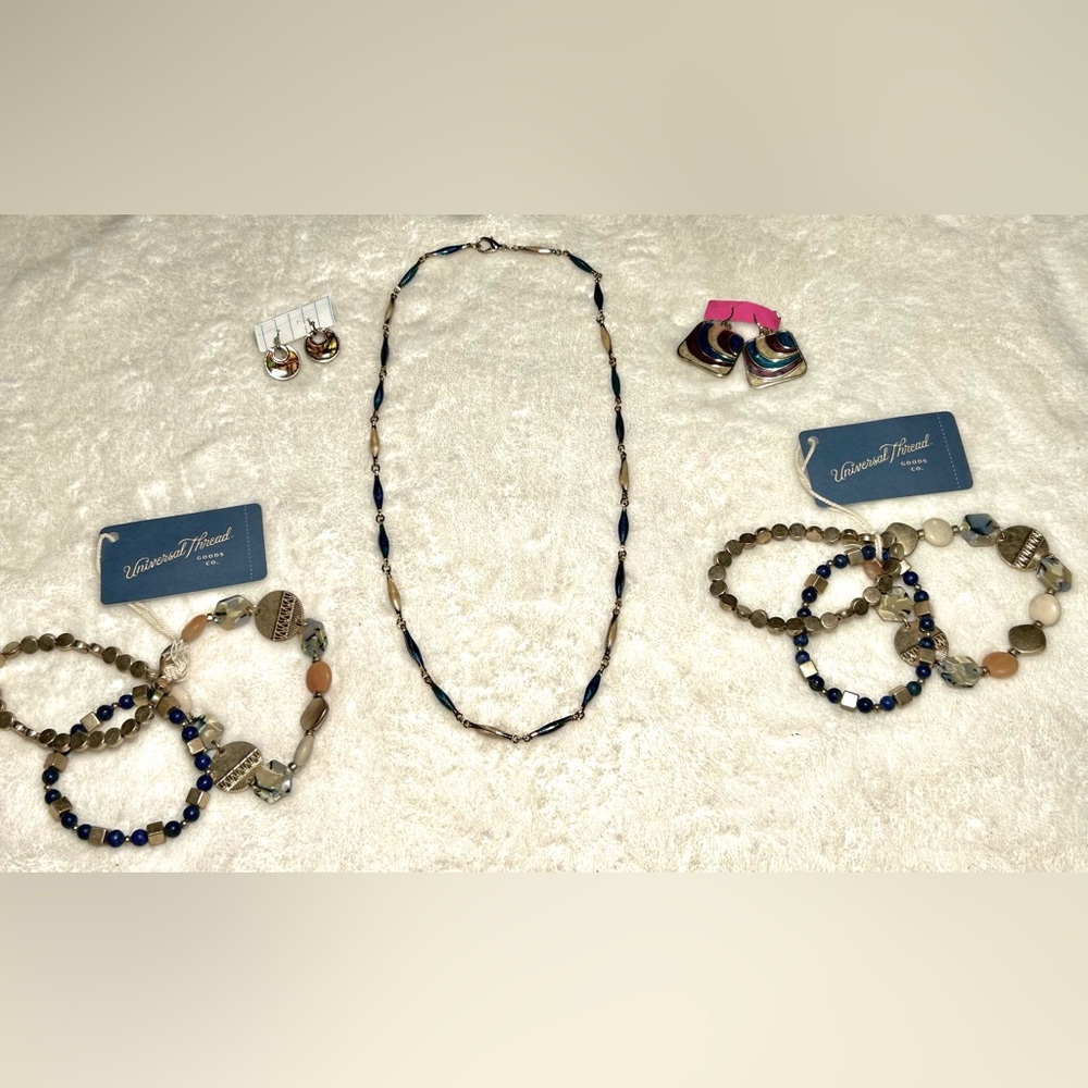 Jewelry Lot Of Blue & Gold Tones Sold - 5 Piece Lot